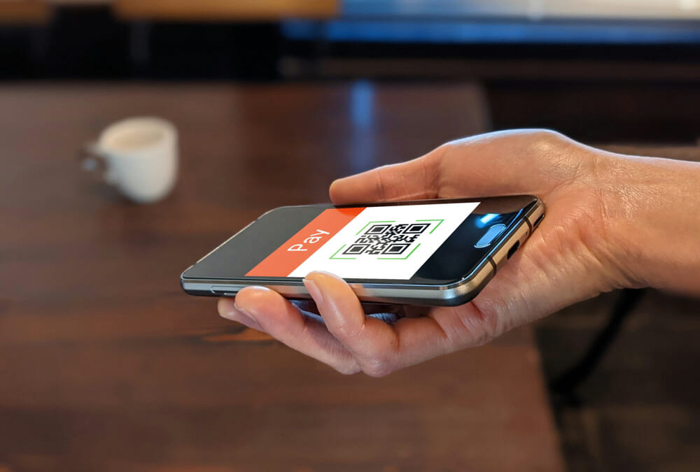 【2026年最新】QRコードのシール貼り替え詐欺から身を守る3つの方法