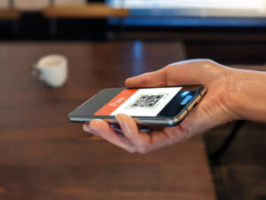 【2026年最新】QRコードのシール貼り替え詐欺から身を守る3つの方法