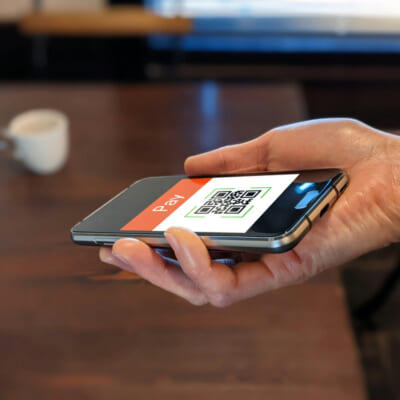 【2026年最新】QRコードのシール貼り替え詐欺から身を守る3つの方法